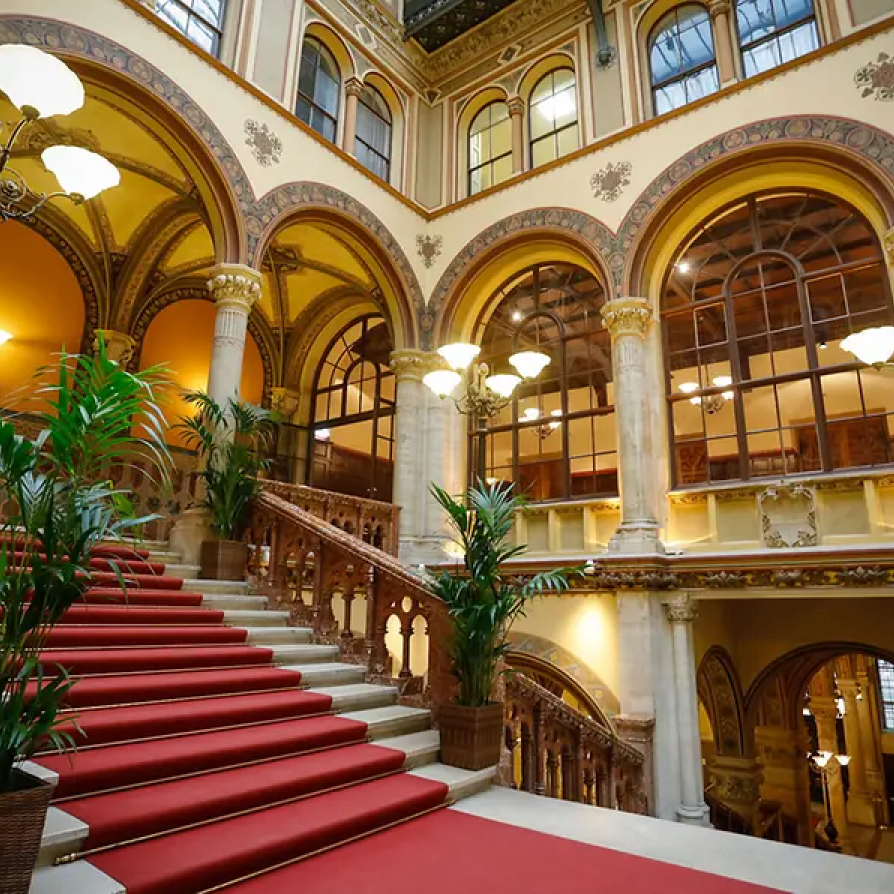 Stiegenaufgang im Palais Ferstel Wien